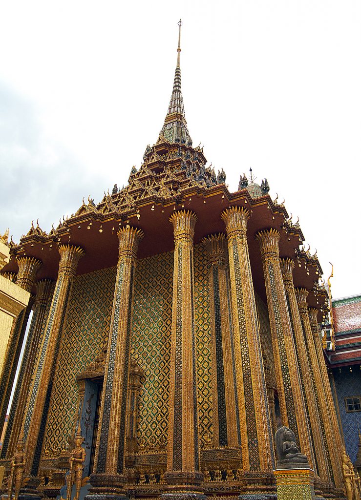  Prasat Phra Thep Bidon