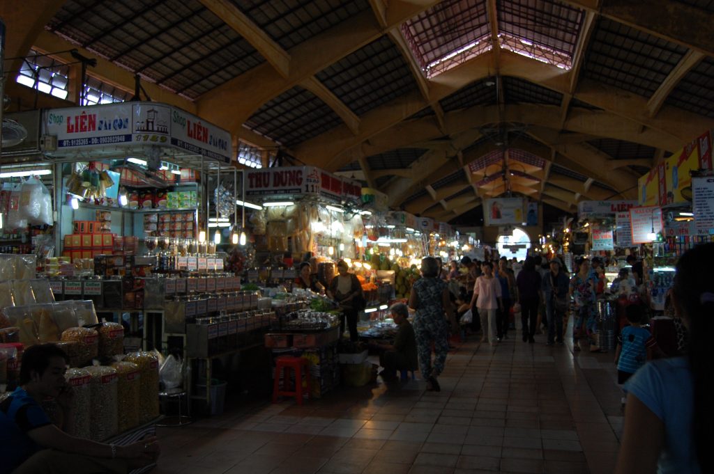 A sustainable traveler visits local markets